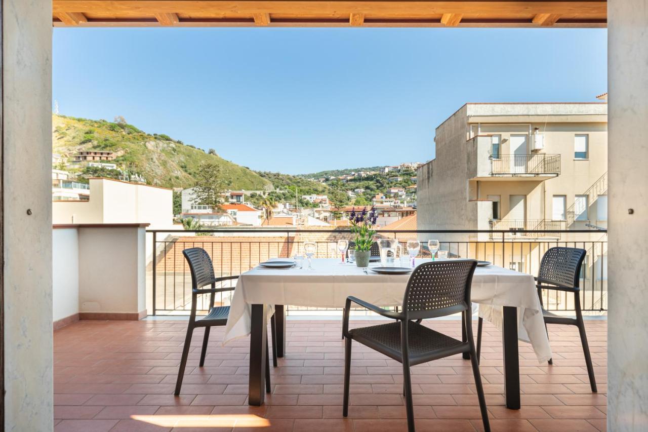 Ferienwohnung Balconies D'Orlando Capo dʼOrlando Exterior foto